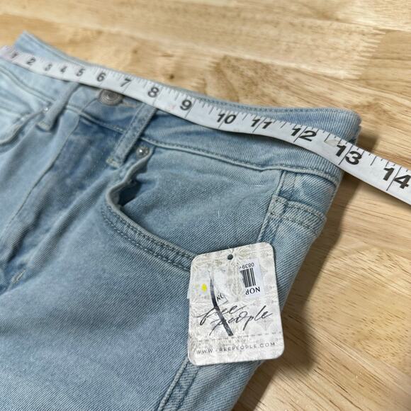 Free People NWT We The Free High Rise Jegging in Havana Blue Size 26 Frayed Hem - Picture 8 of 10